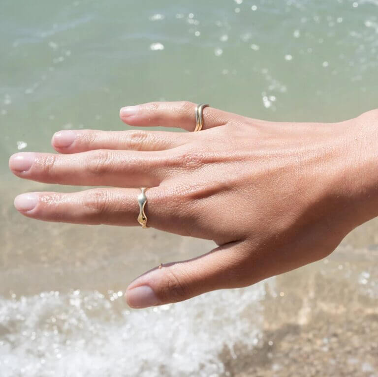 Double curvy ring1 Modlinger