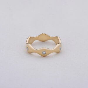 Sculpted wave ring Modlinger
