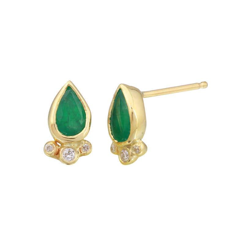 Pear shaped Emerald with triple diamonds