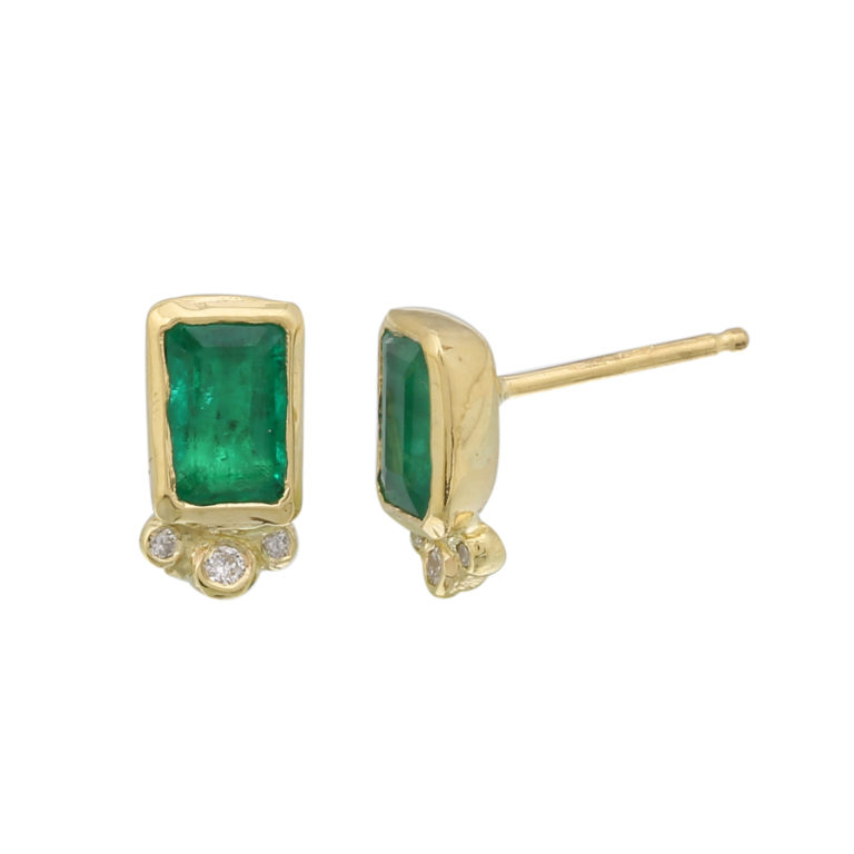 Rectangle Emerald stud with triple diamonds